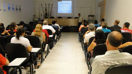 Em Itabira, curso ensina formas de como investir o seu dinheiro
