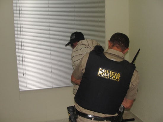 Polícia apreende menor com 10 buchas de maconha no Madre Maria