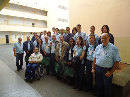 Voluntários da ArcelorMittal iniciam projeto sobre empreendedorismo na Escola Cônego Higino