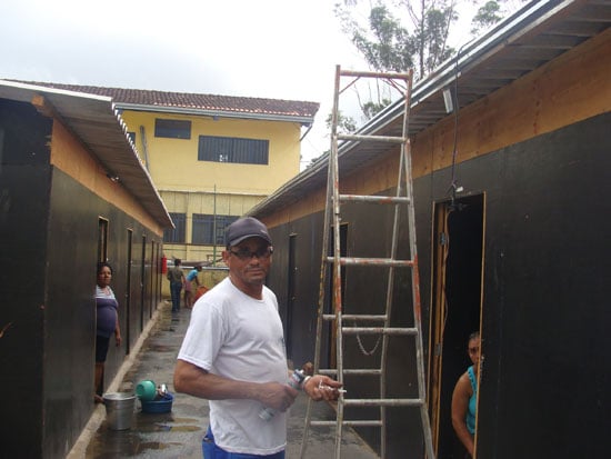 Moradores do ex-aglomerado Drummond preocupados com o período de chuvas