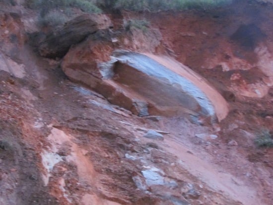 Problema da pedra: DER libera trânsito na MG-129