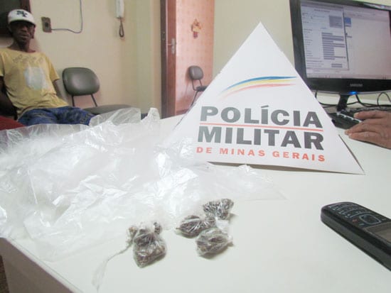 PM prende Andrezinho e apreende irmão dele com maconha na cueca