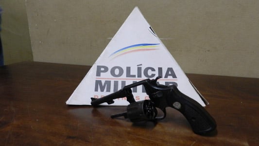 Polícia Militar apreende arma de fogo no bairro São Pedro