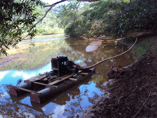 Polícia do Meio Ambiente de Ferros fecha garimpo clandestino na zona rural