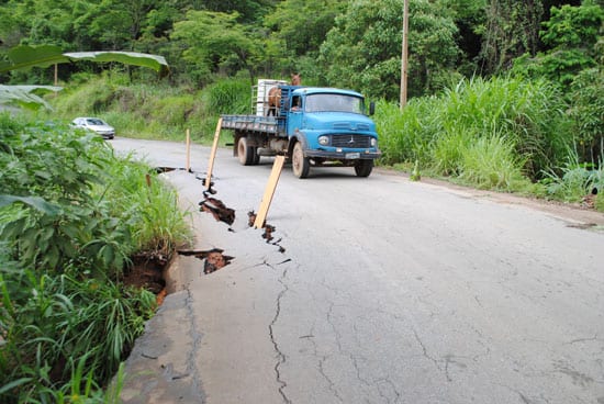 Chuvas causam interdições em estradas e trazem problemas para Itabira e região