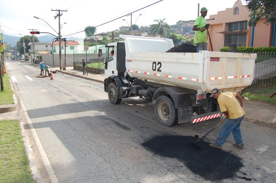 Prefeitura de Monlevade intensifica operação tapa-buracos