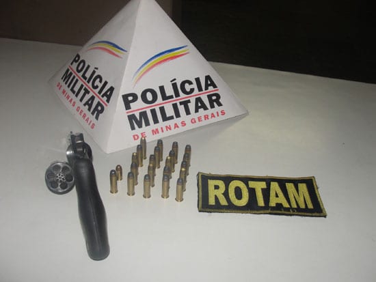 Polícia apreende revólver e 22 cartuchos no Gabiroba; um homem vai preso