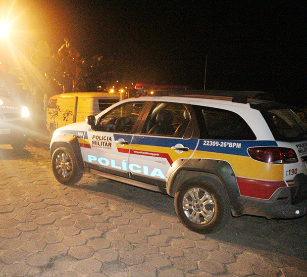 Polícia prende homem que pulou muro e adentrou comércio no bairro Areão