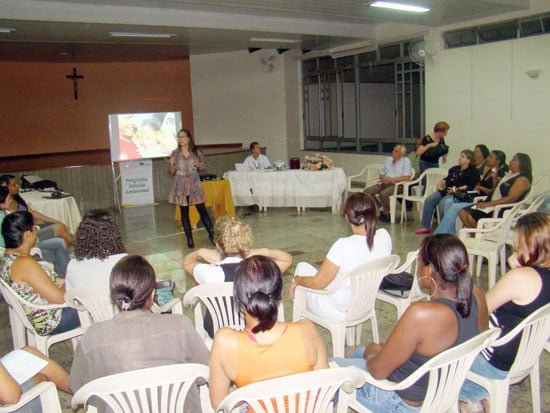 Conflito de gerações foi foco da palestra de psicóloga em Itabira