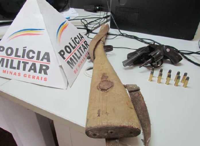 PM apreende revólver, munição e parte de espingarda artesanal em Itabira
