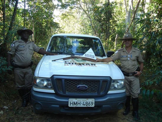 Polícia Ambiental encontra espingarda no Parque do Rio Doce, em Dionísio