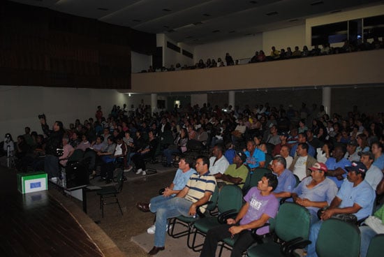 TRT intermedeia e servidores de Monlevade dão fim à greve