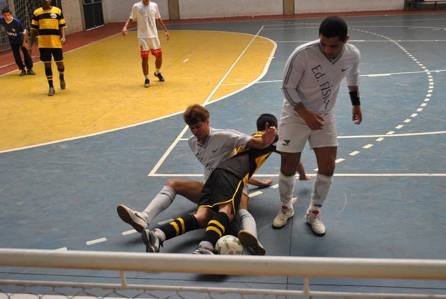 Cerca de 100 atletas participaram da 2ª Copa Unipac Intercursos de Futsal