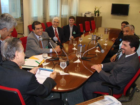 Prandini assina convênio de R$2,6 milhões para o projeto Monlevade às Claras