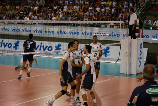 Sada Cruzeiro bate Vivo Minas por 3 a 1 e garante a sétima vitória consecutiva