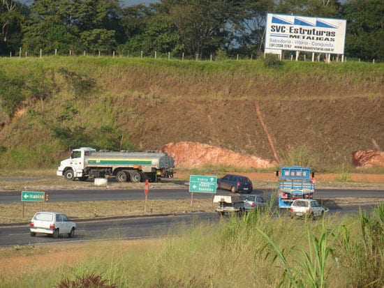 Por que motoristas passam por Itabira na rota da BR-381?
