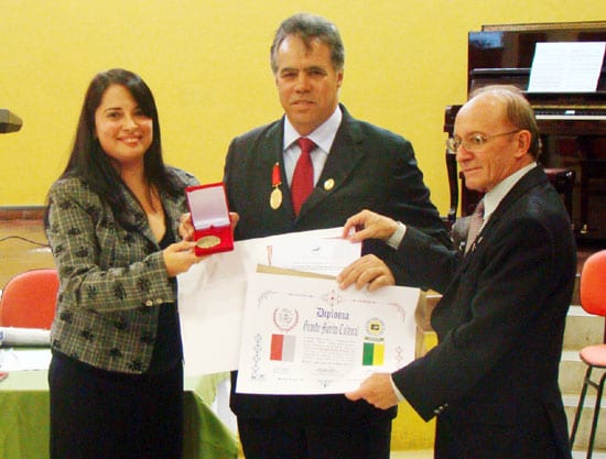 Nozinho recebe Grande Medalha de Mérito Cultural em Mariana