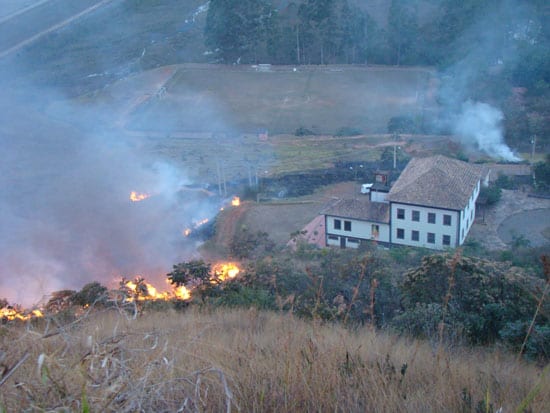 Incêndio quase atinge Fazenda do Pontal