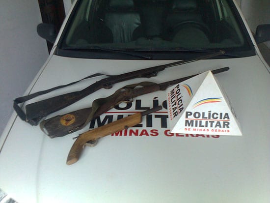Lavrador é preso com três espingardas na zona rural de Ferros