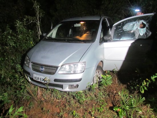 Polícia localiza carro do pastor Messias em matagal no Bateias