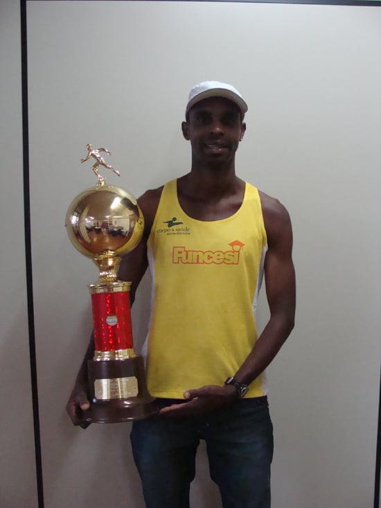 Itabirano Hudson Charles tem posição de destaque em corrida de alto nível
