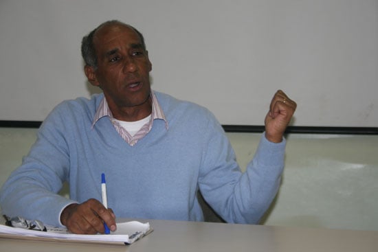 João Izael diz que vai esperar convenções para se manifestar sobre apoio
