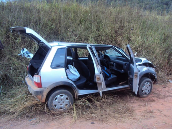 Uno bate em Marajó e capota durante tentativa de ultrapassagem