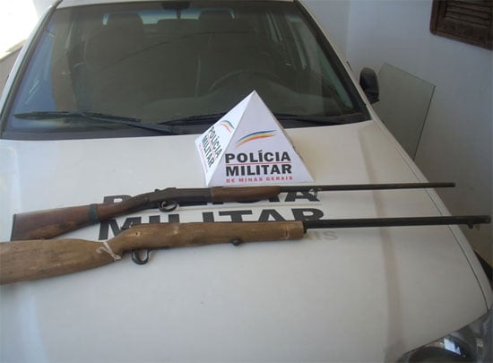 PM apreende armas de fogo na casa de lavrador em Ferros