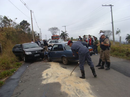 Motorista embriagado é preso após provocar acidente próximo ao Parque de Exposições
