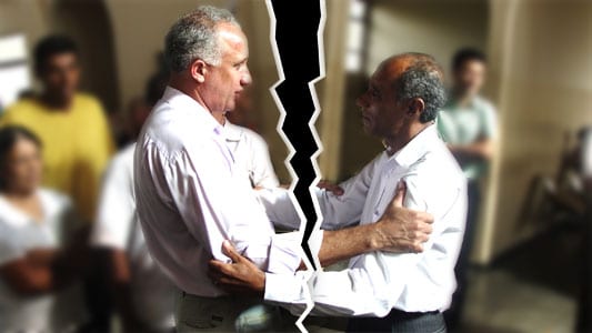 Por meio de assessoria, prefeito diz que está avaliando situação