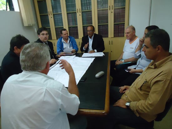 Advogado diz que área adjacente ao Mercado também é pública