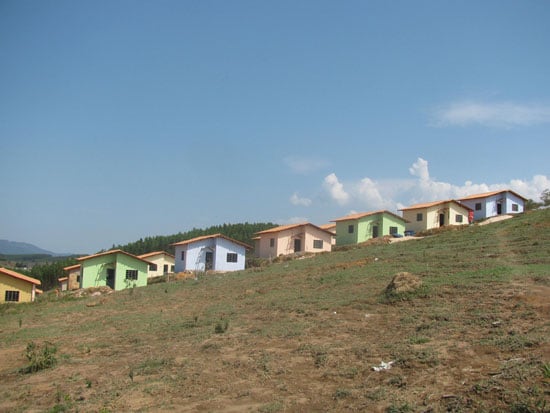 Construção das casas populares de Santa Bárbara está a todo vapor