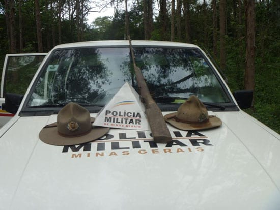 Polícia apreende espingarda em Pau Gigante, São José do Goiabal