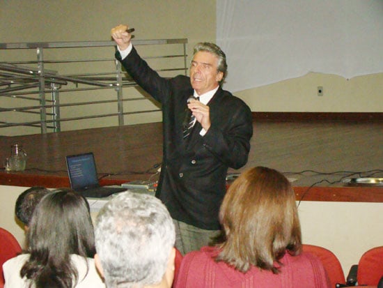 Palestra sobre empreendedorismo atrai centenas de pessoas em São Gonçalo do Rio Abaixo
