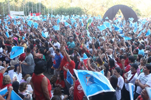 Após nova assembleia, professores estaduais decidem manter greve