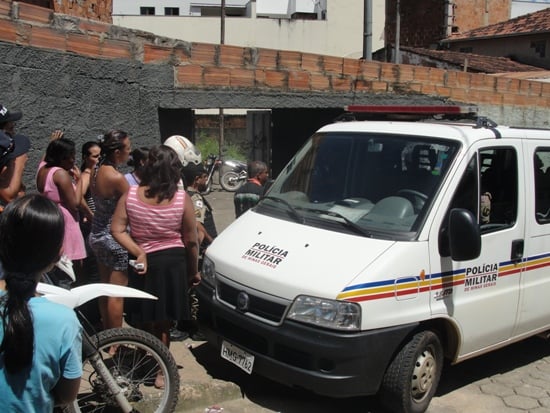 20 pessoas são detidas em festa regada a drogas e bebidas alcoólicas