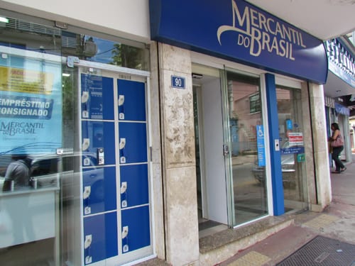 Somente bancos do Brasil e Mercantil instalaram guarda-volumes até o momento