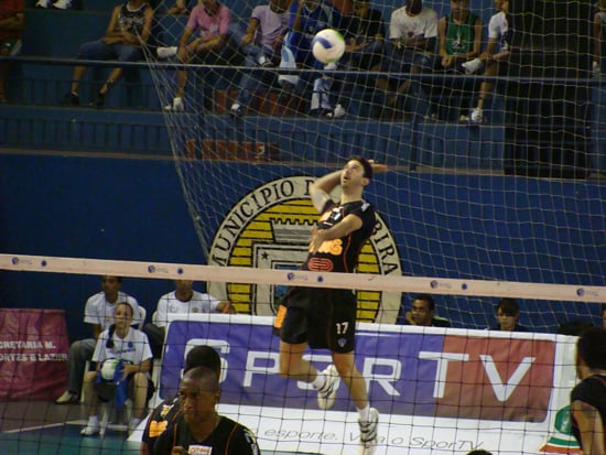 Sada Cruzeiro perde para o Montes Claros em Itabira: 3 sets a 0