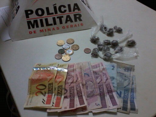 Dinheiro e maconha são apreendidos com dois jovens no Madre Maria de Jesus