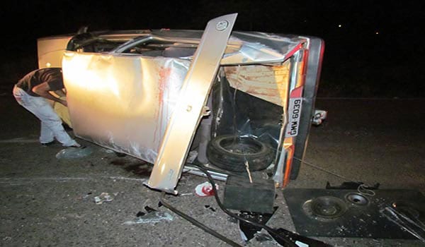 Gol capota na estrada Itabira a Nova Era e fere cinco pessoas