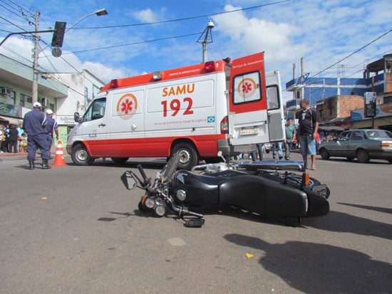 Mais um atropelamento na João Pinheiro: mulher tem suspeita de fratura