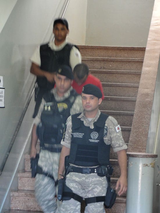 Justiça promove 1ª audiência do crime do porta-malas
