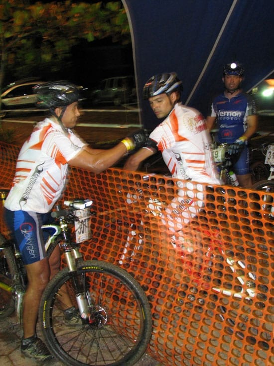 Ciclistas itabiranos participam da SIX MTB, em Caeté