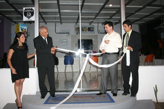 Prefeito de Monlevade participa da inauguração de agência de turismo