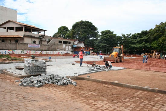 Praça Central de São Gonçalo começa a ser construída