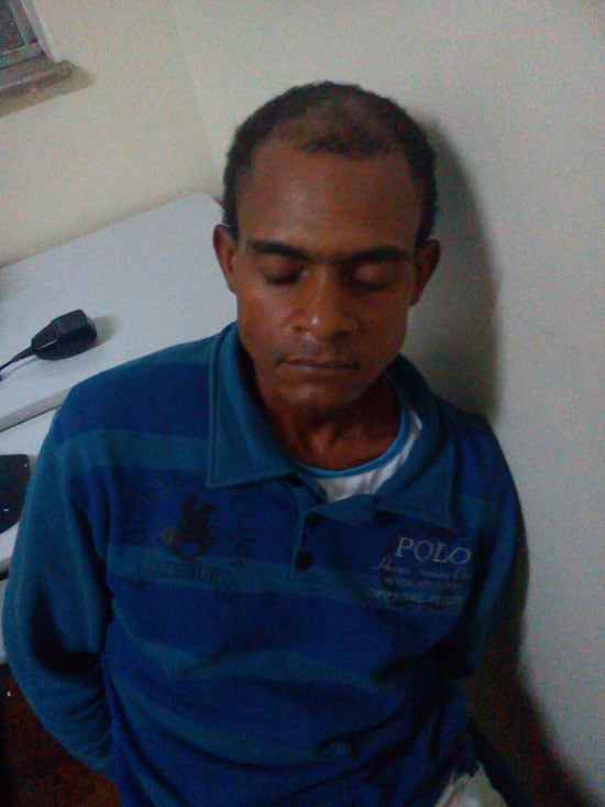 Pedreiro invade casas, arromba veículos e furta vários objetos
