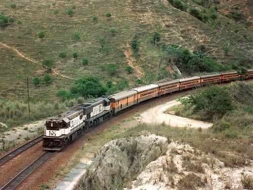 Passageiros devem se adiantar para viajar de trem no feriado