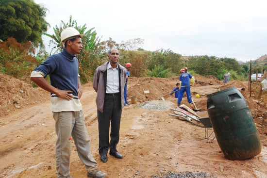 Prefeitura inicia obras de saneamento em três localidades de Itabira