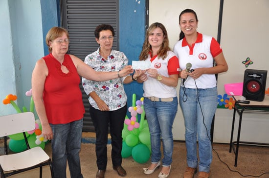 Amazonas Country Clube doa renda da cavalgada à Apae de São Gonçalo