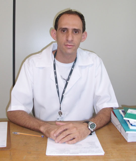 HNSD orienta sobre cuidados durante visita a pacientes